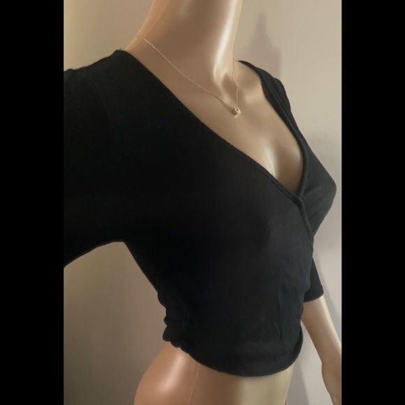 Black top - Picture 6 of 10